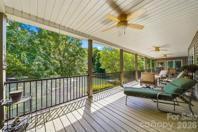 65 King Arthurs Court, Hickory, NC 28601