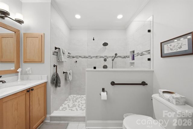 65 King Arthurs Court, Hickory, NC 28601
