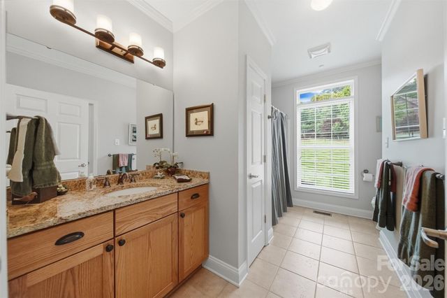 65 King Arthurs Court, Hickory, NC 28601