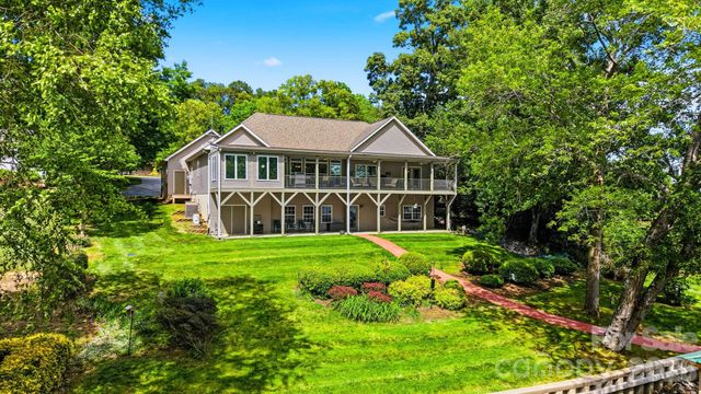 65 King Arthurs Court, Hickory, NC 28601