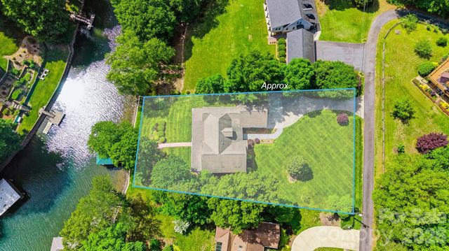 65 King Arthurs Court, Hickory, NC 28601