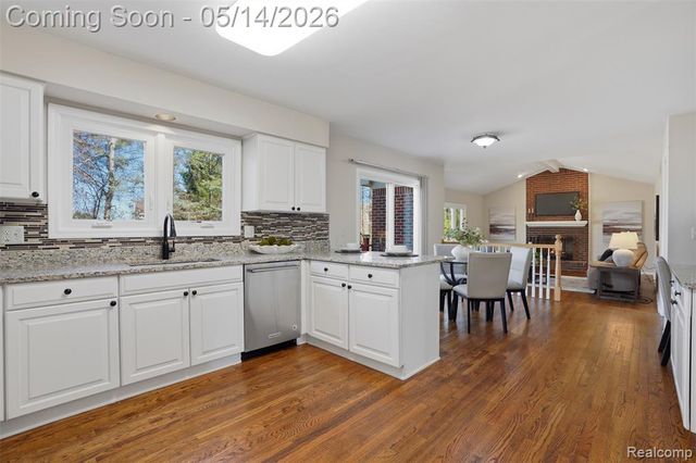 25882 Venetian Court, Novi, MI 48374