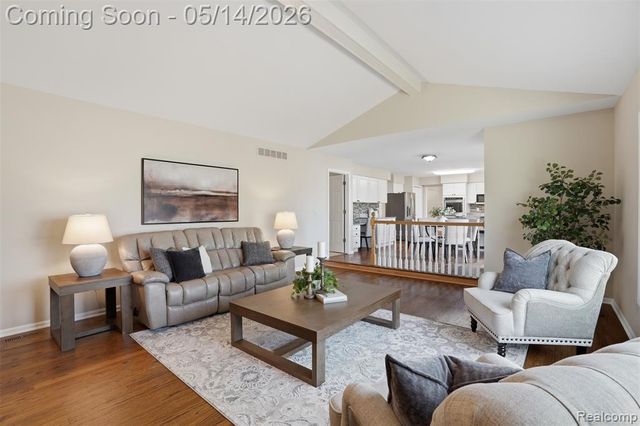 25882 Venetian Court, Novi, MI 48374