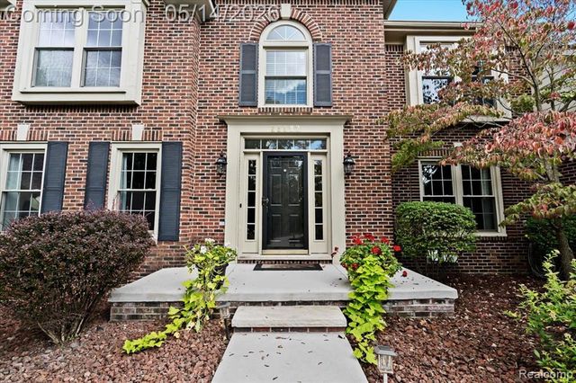 25882 Venetian Court, Novi, MI 48374