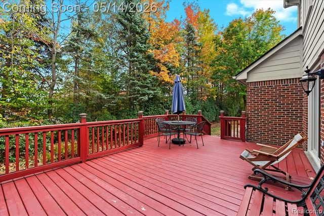 25882 Venetian Court, Novi, MI 48374