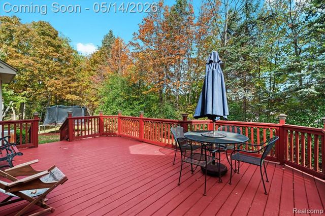 25882 Venetian Court, Novi, MI 48374