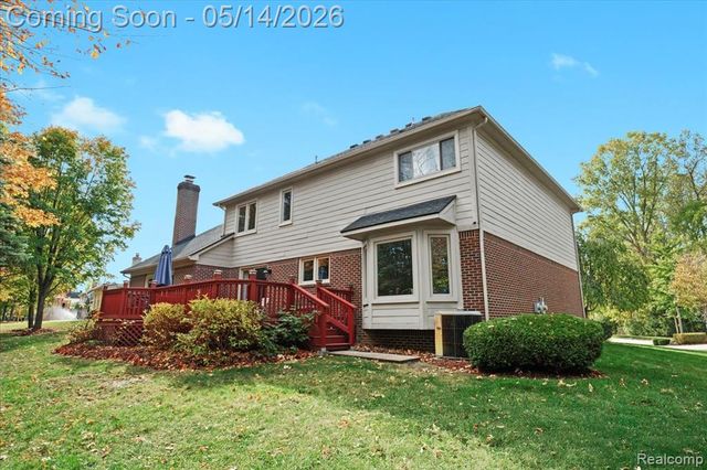 25882 Venetian Court, Novi, MI 48374