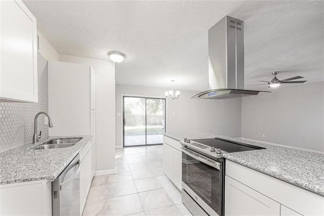330 Tara Plantation Drive, Richmond, TX 77469