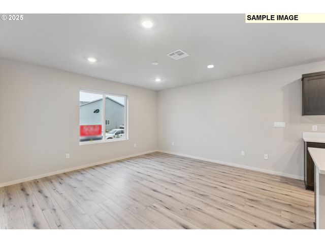 736 Merriott Lane, Woodburn, OR 97071