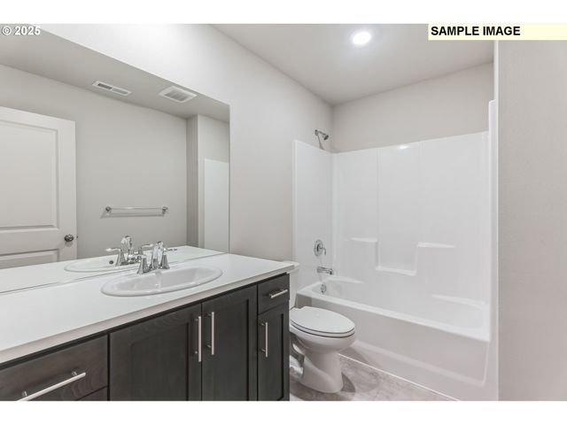 736 Merriott Lane, Woodburn, OR 97071