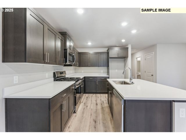 736 Merriott Lane, Woodburn, OR 97071