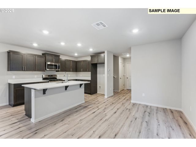 736 Merriott Lane, Woodburn, OR 97071