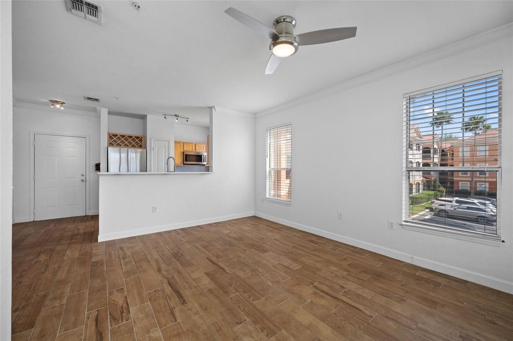 Image 13 of property listing at 5000 CULBREATH KEY WAY 1-201, Tampa, FL 33611