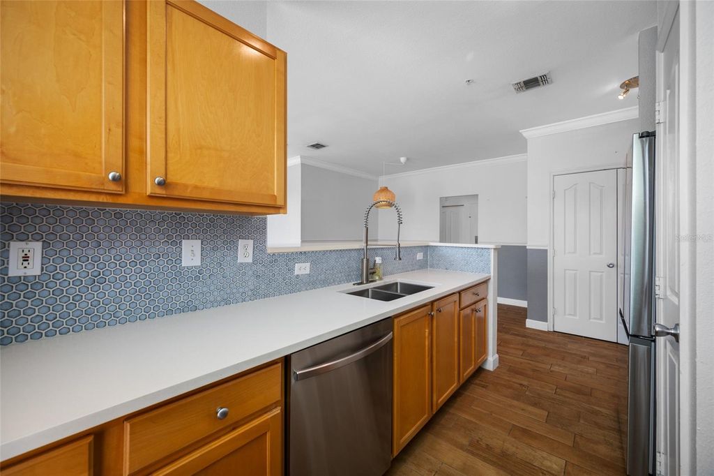 Image 17 of property listing at 5000 CULBREATH KEY WAY 1-201, Tampa, FL 33611