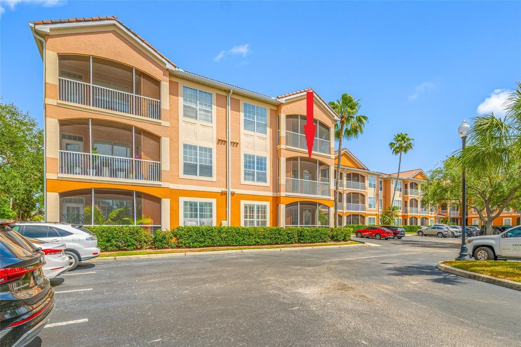 Image 3 of property listing at 5000 CULBREATH KEY WAY 1-201, Tampa, FL 33611