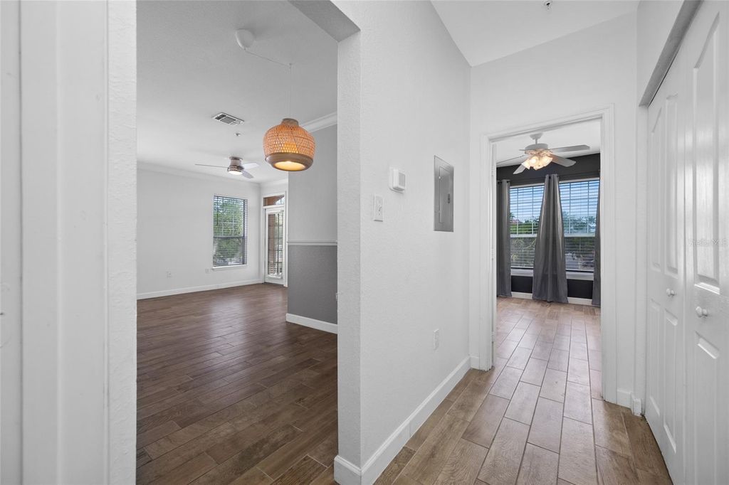 Image 25 of property listing at 5000 CULBREATH KEY WAY 1-201, Tampa, FL 33611