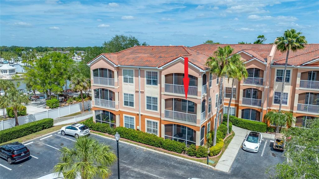 Image 4 of property listing at 5000 CULBREATH KEY WAY 1-201, Tampa, FL 33611