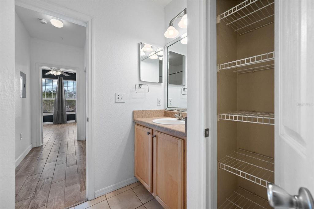 Image 35 of property listing at 5000 CULBREATH KEY WAY 1-201, Tampa, FL 33611