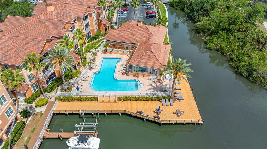 Image 42 of property listing at 5000 CULBREATH KEY WAY 1-201, Tampa, FL 33611