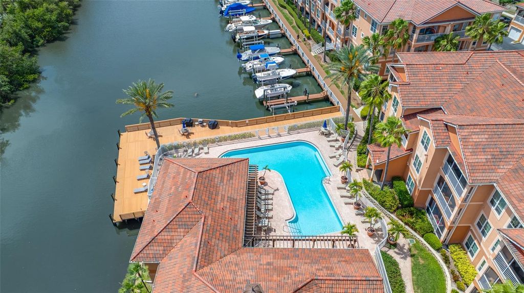 Image 43 of property listing at 5000 CULBREATH KEY WAY 1-201, Tampa, FL 33611