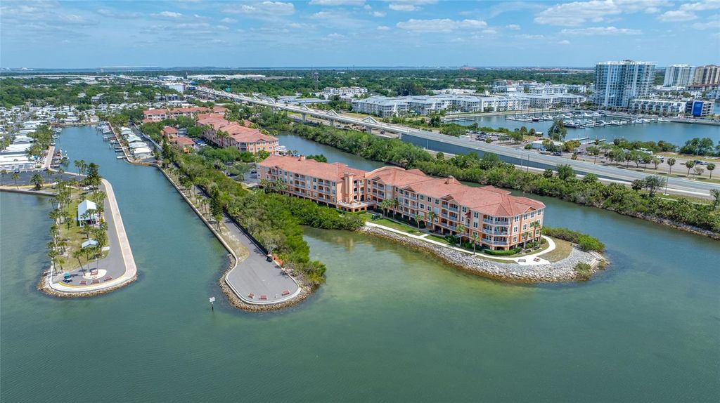 Image 51 of property listing at 5000 CULBREATH KEY WAY 1-201, Tampa, FL 33611