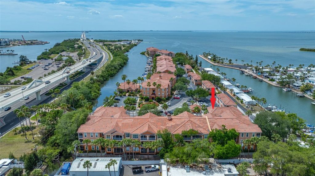 Image 7 of property listing at 5000 CULBREATH KEY WAY 1-201, Tampa, FL 33611