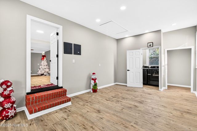 3202 S College Road S, Wilmington, NC 28412