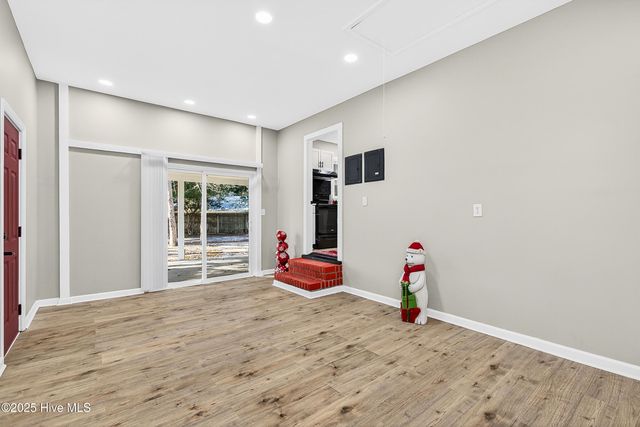 3202 S College Road S, Wilmington, NC 28412