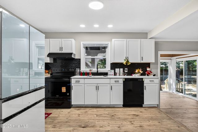 3202 S College Road S, Wilmington, NC 28412