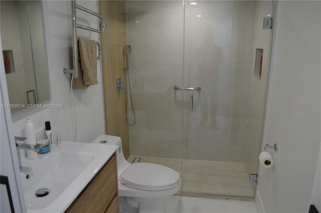 9682 Fontainebleau Blvd 203, Miami, FL 33172