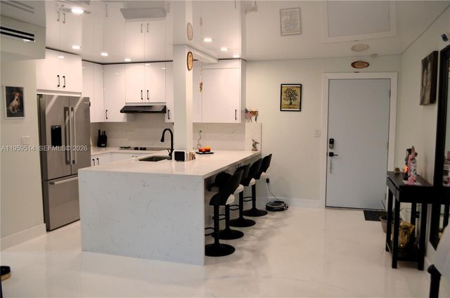 9682 Fontainebleau Blvd 203, Miami, FL 33172