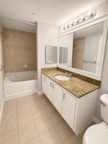 281 SW Palm Dr Apt 106, Port St Lucie, FL 34986