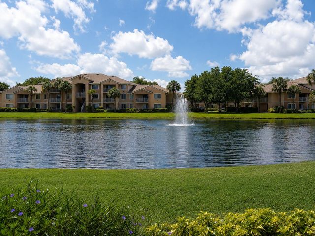 281 SW Palm Dr Apt 106, Port St Lucie, FL 34986