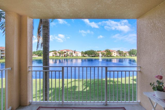 281 SW Palm Dr Apt 106, Port St Lucie, FL 34986