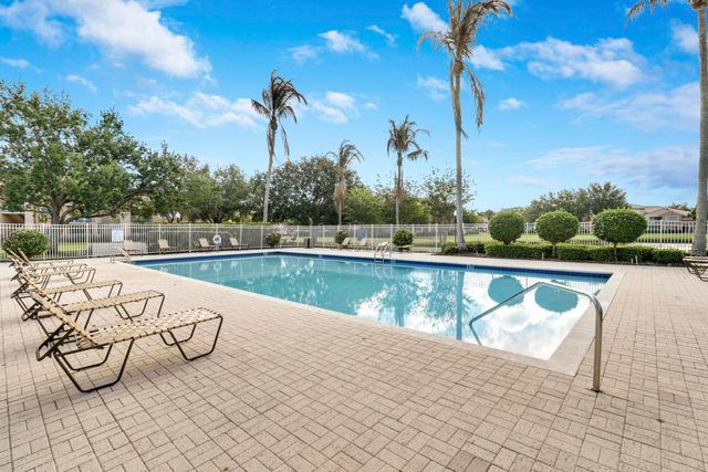 281 SW Palm Dr Apt 106, Port St Lucie, FL 34986