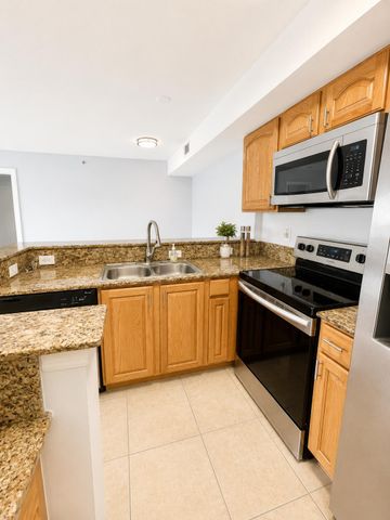 281 SW Palm Dr Apt 106, Port St Lucie, FL 34986