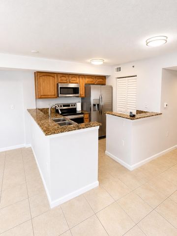 281 SW Palm Dr Apt 106, Port St Lucie, FL 34986