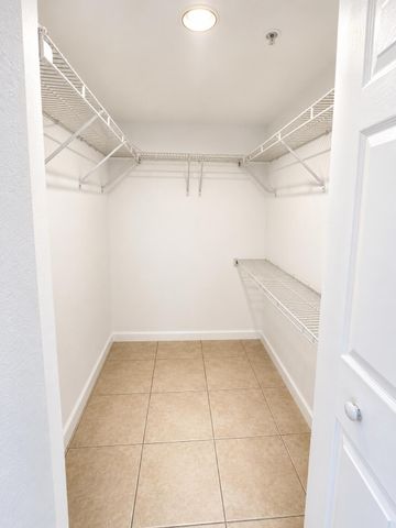 281 SW Palm Dr Apt 106, Port St Lucie, FL 34986