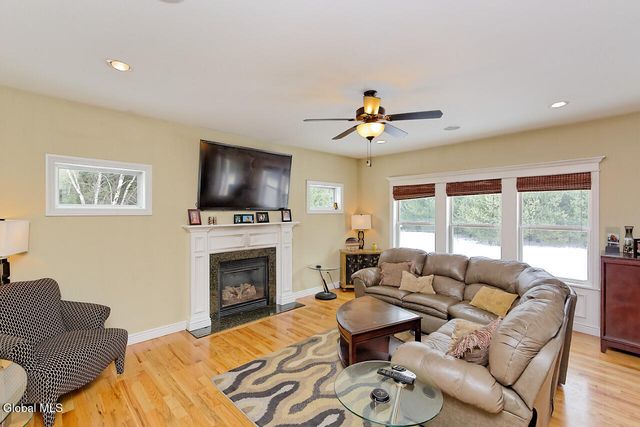 24 Dean Thomas Way, Queensbury, NY 12804