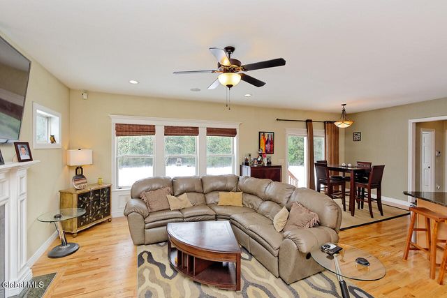 24 Dean Thomas Way, Queensbury, NY 12804