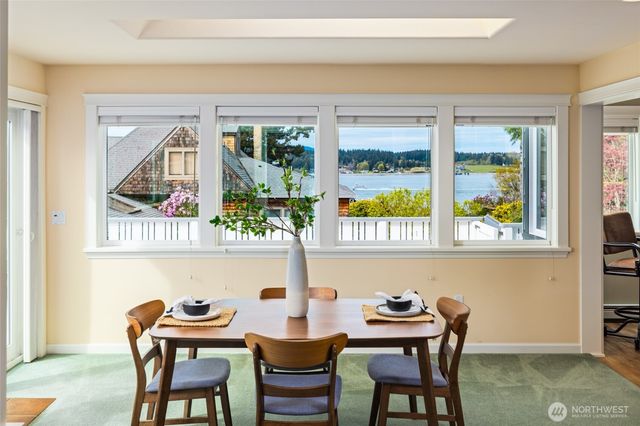 2010 9th Street, Anacortes, WA 98221