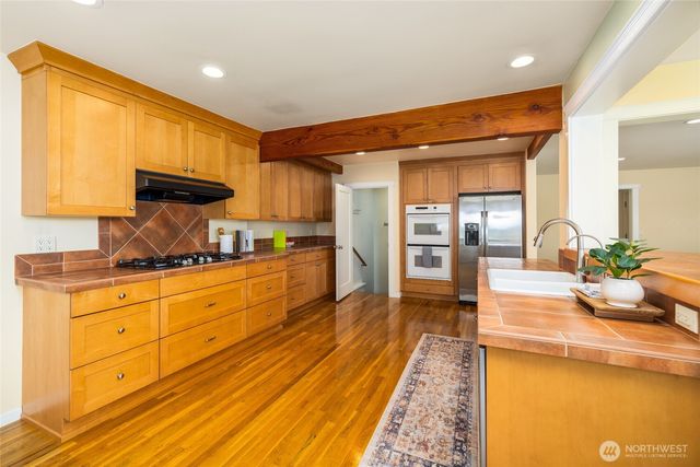 2010 9th Street, Anacortes, WA 98221