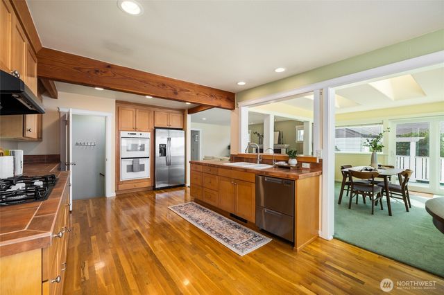 2010 9th Street, Anacortes, WA 98221