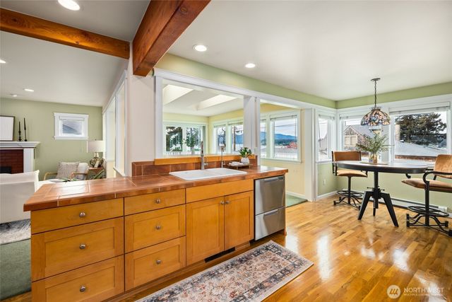 2010 9th Street, Anacortes, WA 98221