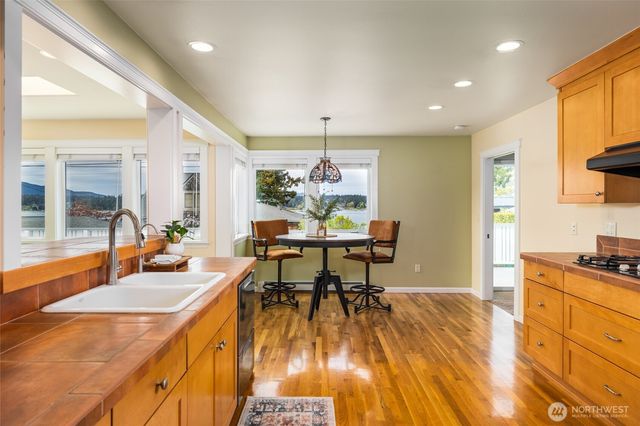 2010 9th Street, Anacortes, WA 98221
