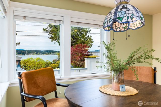 2010 9th Street, Anacortes, WA 98221
