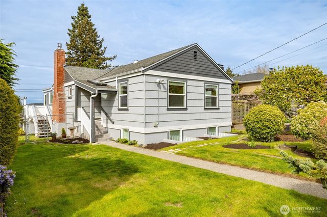 2010 9th Street, Anacortes, WA 98221