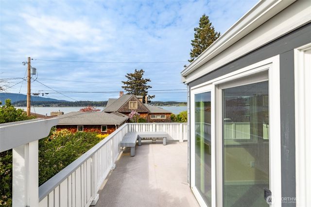 2010 9th Street, Anacortes, WA 98221