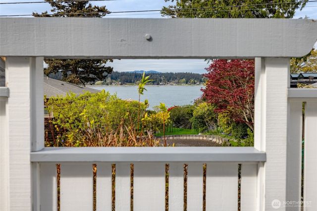 2010 9th Street, Anacortes, WA 98221