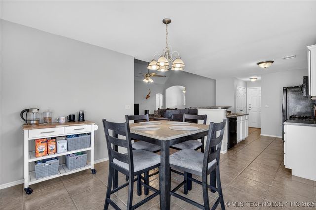 3214 Debbie Lane, Bartlesville, OK 74006